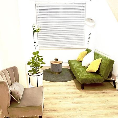 Edens Place Leicester Exterior foto